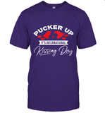 Womens Funny, International Kissing Day, Pucker UP it's V Neck T Shirt T-Shirt